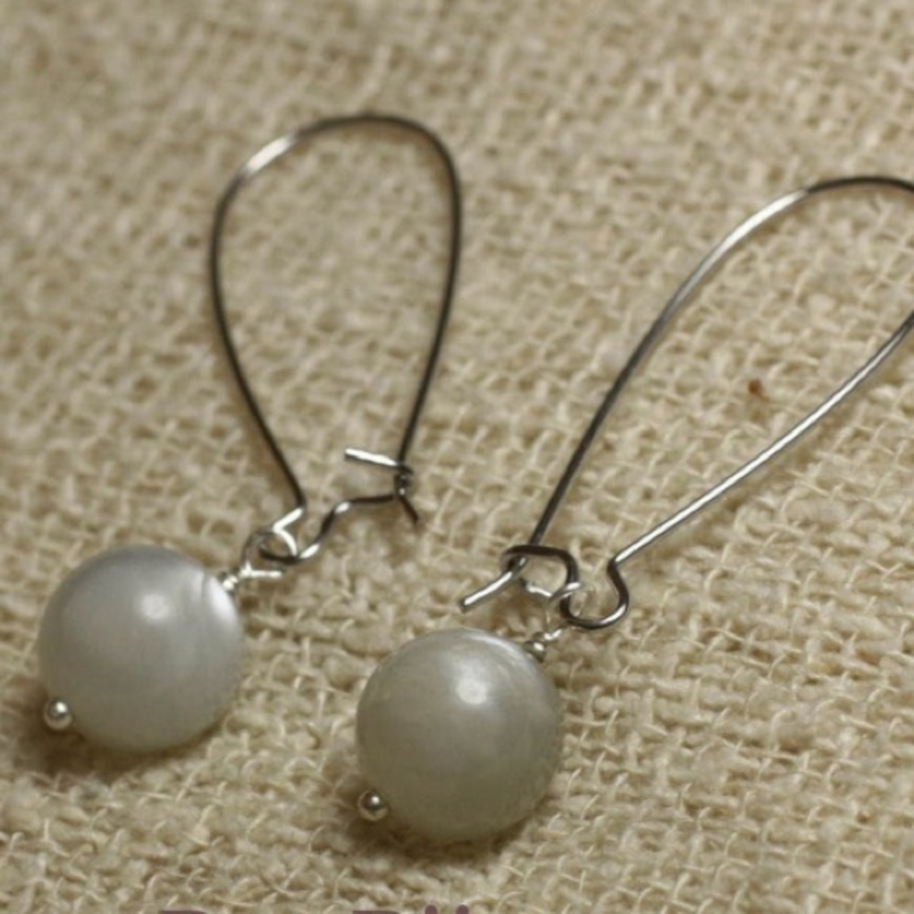 Semi-precious stone earrings - Oriental Moonstone
